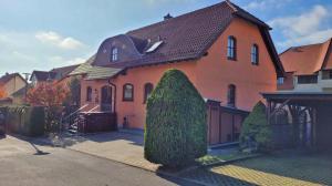 Einfamilienhaus mit Einliegerwohnung für gehobene Ansprüche   ---verkauft---